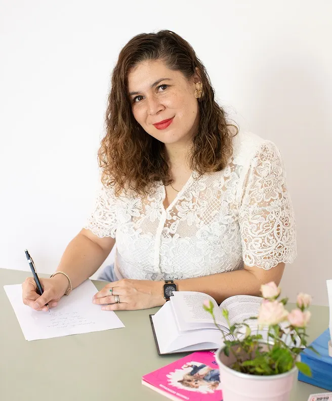 Ana de la Vega, psychologue clinicienne à son cabinet de Nantes